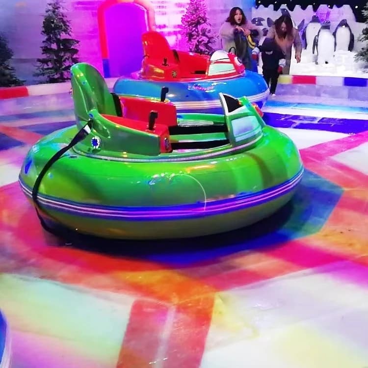 Amusant parc d'attractions Spin Zone électrique glace Dodgem batterie gonflable ovni pare-chocs voit