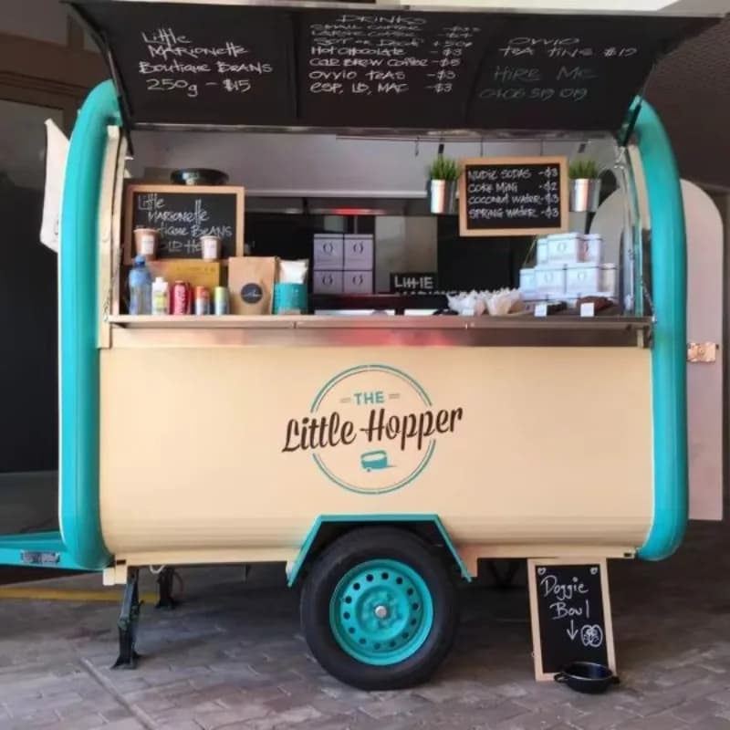 Chariots et remorques alimentaires entièrement équipés Achetez un camion-restaurant avec équipements